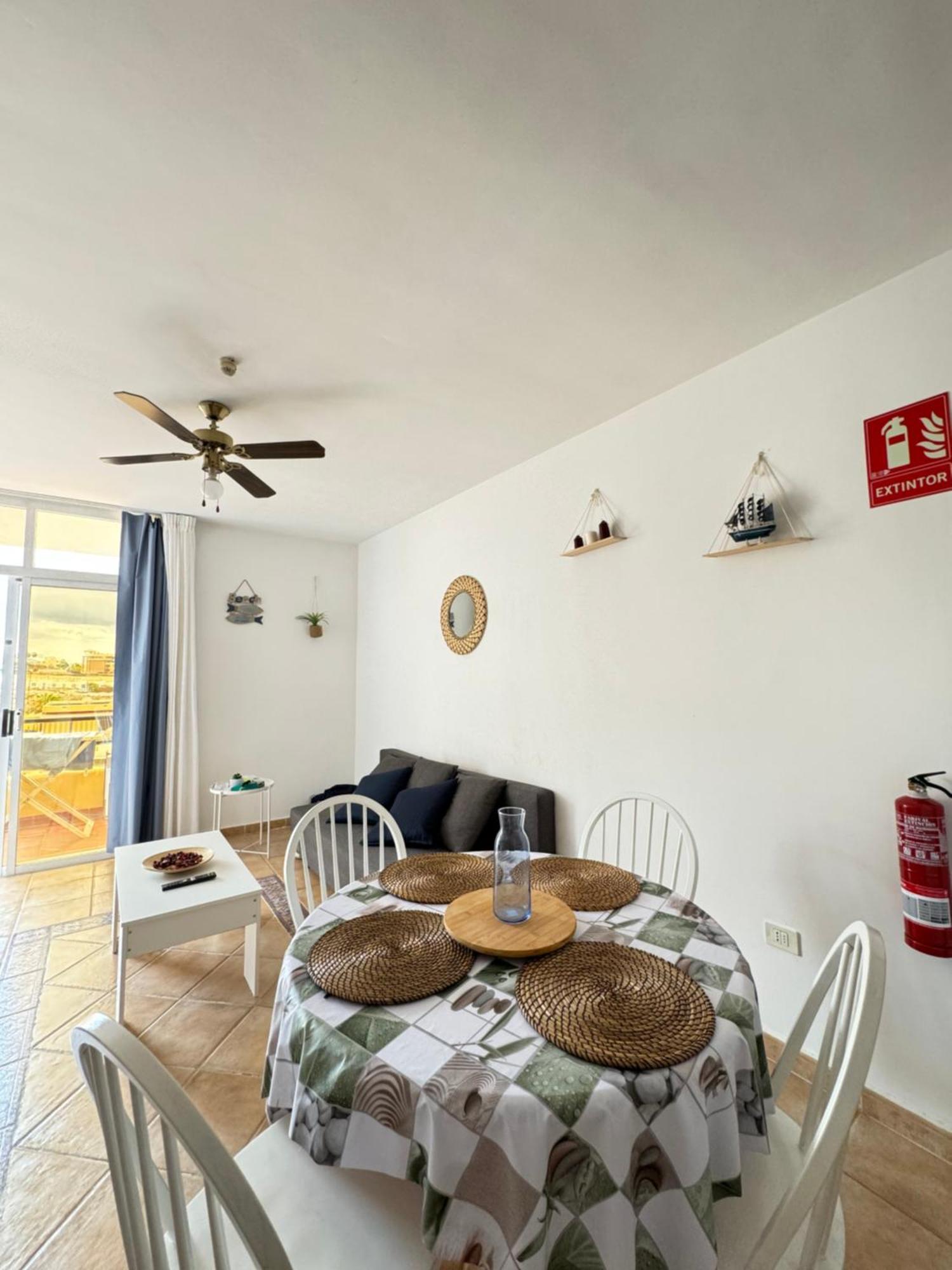 Acogedor Con Vistas Al Mar Appartamento
